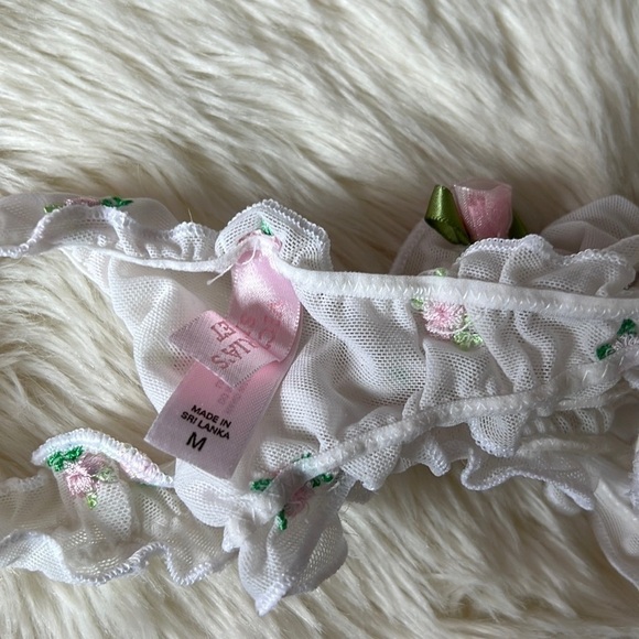 Victoria’s Secret Y2K Mesh Rosette Thong Panty - Picture 3 of 6